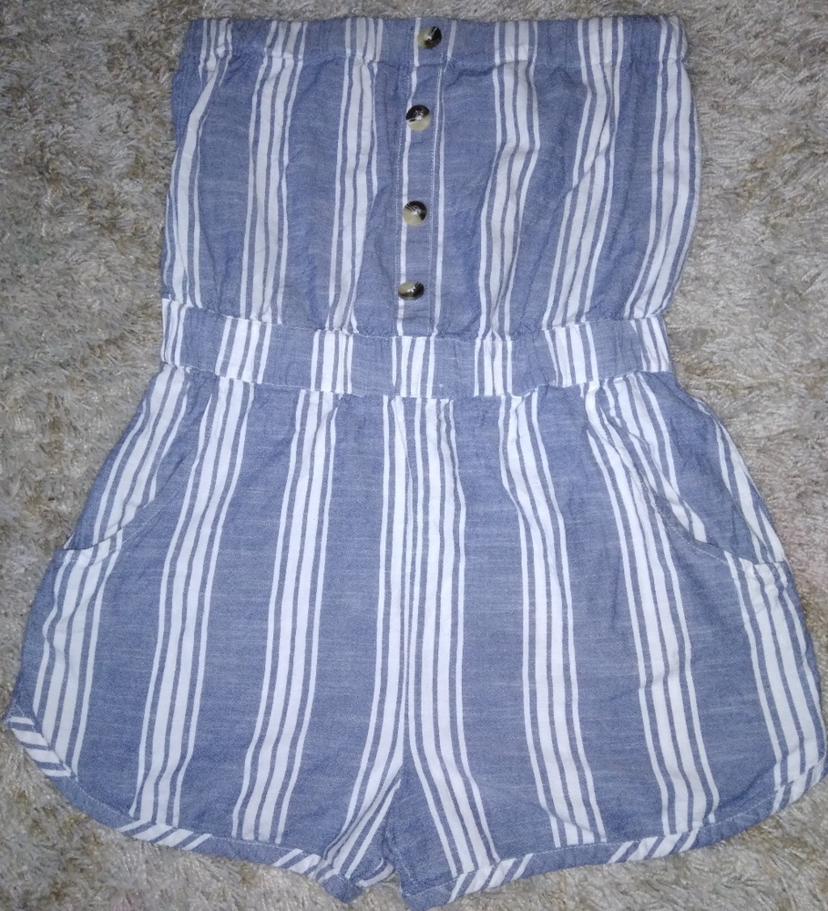 On hold dont purchase.  Derek Heart Romper